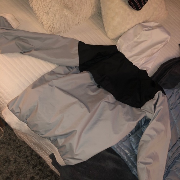 Nike rain jacket - Picture 2 of 2